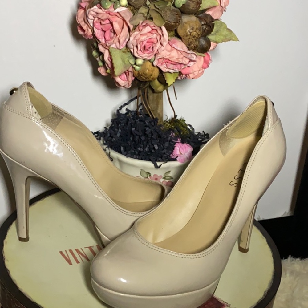 Guess nude color  high heel shoes
